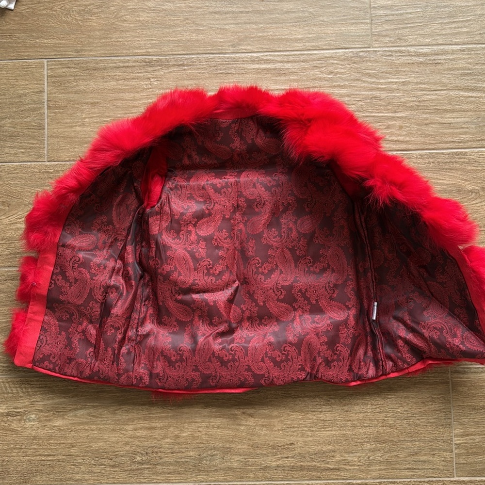 Red fur vest hook closures lined - Picture 3 of 7